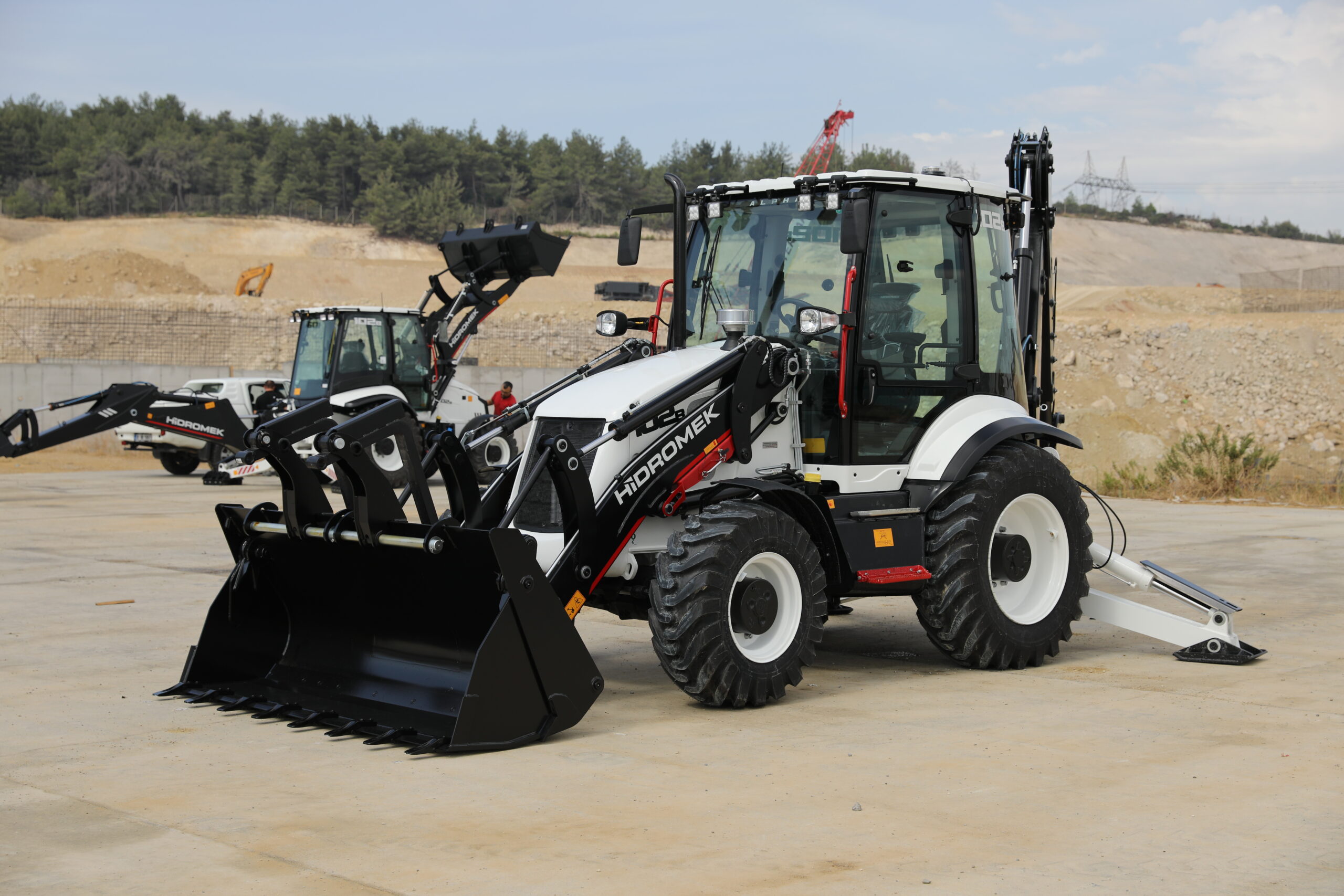 Retroexcavadora HMK 102B